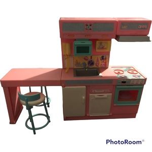 Girl Friends Light n’ Sound Kitchen